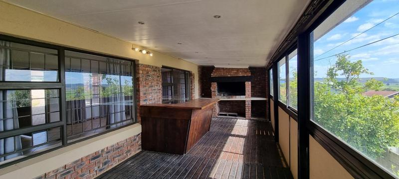 3 Bedroom Property for Sale in Fraaiuitsig Western Cape